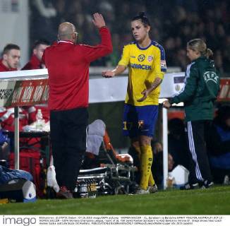 WOMEN SOCCER - CL, Spratzern vs Bardolino SANKT POELTEN,AUSTRIA,07.OCT.15 - WOMEN SOCCER - UEFA Womens Champions League, round of 16, FSK Sankt Poelten Spratzern vs ASD Bardolino Verona CF. Image shows head coach Hannes Spilka and Lilla Sipos (St.Poelten). GEPAxpictures xWalterxLuger