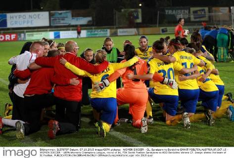WOMEN SOCCER - CL, Spratzern vs Bardolino SANKT POELTEN,AUSTRIA,07.OCT.15 - WOMEN SOCCER - UEFA Womens Champions League, round of 16, FSK Sankt Poelten Spratzern vs ASD Bardolino Verona CF. Image shows the team of St.Poelten. GEPAxpictures xWalterxLuger