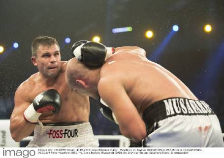 Musafarov vs. Boytsov Halle Westfalen BRD Boxen in Halle Westfalen, 30.8.2014 Timur Musafarov (BRD) vs. Denis Boytsov (Russland) (BRD)
