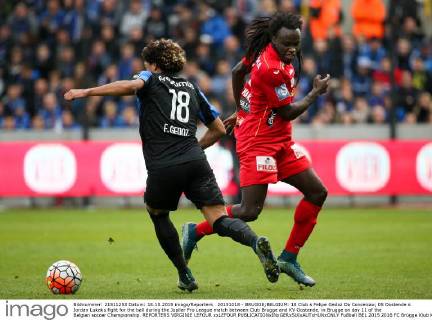 20151018 - BRUGGE;BELGIUM: 18 Club s Felipe Gedoz Da Conceicao; 05 Oostende s Jordan Lukaku fight for the ball during the Jupiler Pro League match between Club Brugge and KV Oostende, in Brugge on day 11 of the Belgian soccer Championship. REPORTERS VIRGINIE LEFOUR xxLEFOUR