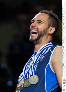 18.10.2015, Armeec Arena, Sofia Volleyball, Europameisterschaft, Siegerehrung Osmany Juantorena ( 5 ITA) mit Medaille Medaillen