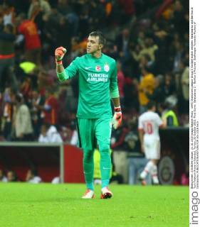 UEFA Champions League Group C football match between Galatasaray and Benfica at Turk Telekom Arena in Istanbul, Turkey, 21 October 2015. Final Score: Galatasaray 2 - Benfica 1 Pictured: Goalkeeper Fernando Muslera of Galatasaray.