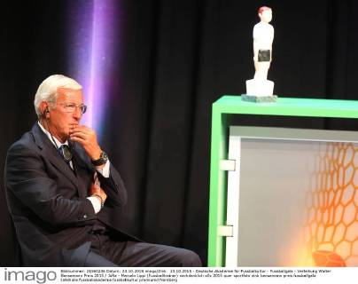 23.10.2015 - Deutsche Akademie für Fussbalkultur - Fussballgala - Verleihung Walter Bensemann Preis 2015 JüRa - Marcelo Lippi (Fussballtrainer) nachdenklich