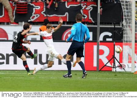 Leverkusen Admir Mehmedi (Bayer 04 Leverkusen 14) mit dem Tor zum 4:3 Bayer 04 Leverkusen vs VfB Stuttgart, Fussball, 1. Bundesliga, 24.10.2015, Copyright: Schülerx xEibner-Pressefoto EP_jse