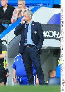 Chelsea s Jose Mourinho looks on dejected Barclays Premier League - Chelsea vs Liverpool - Stamford Bridge - England - 31st October 2015 - Picture David Klein Sportimage EDITORIAL USE ONLY. No use with unauthorised audio, video, data, fixture lists, club league logos or live services. Online in-match use limited to 120 images, no video emulation. No use in betting, games or single club league player publications.