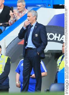 Chelsea s Jose Mourinho looks on dejected Barclays Premier League - Chelsea vs Liverpool - Stamford Bridge - England - 31st October 2015 - Picture David Klein Sportimage EDITORIAL USE ONLY. No use with unauthorised audio, video, data, fixture lists, club league logos or live services. Online in-match use limited to 120 images, no video emulation. No use in betting, games or single club league player publications.