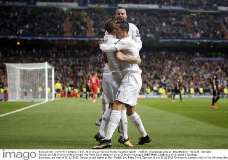 Fußball, Champions League, Real Madrid - Paris St. Germain Partido de futbol entre el Real Madrid y el Paris Saint Germain de la Champions League 2015 2016, celebrado en el estadio Santiago Bernabeu, en Madrid 03 11 2015. Soccer match between Real Madrid and Paris Saint Germain of the 2015 2016 Champions League, held at the Santiago Bernabeu stadium, in Madrid 11 03 2015. Players of Real Madrid celebrate after scoring