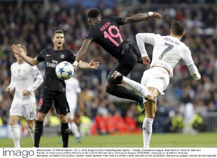 Fußball, Champions League, Real Madrid - Paris St. Germain Partido de futbol entre el Real Madrid y el Paris Saint Germain de la Champions League 2015 2016, celebrado en el estadio Santiago Bernabeu, en Madrid 03 11 2015. Soccer match between Real Madrid and Paris Saint Germain of the 2015 2016 Champions League, held at the Santiago Bernabeu stadium, in Madrid 11 03 2015. Cristiano Ronaldo