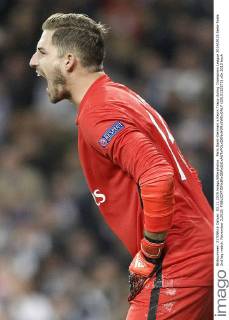 Paris Saint-Germain s Kevin Trapp during Champions League 2014 2015 Semi-finals 2nd leg match. November 3,2015. (2015110373)