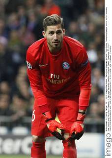 Paris Saint-Germain s Kevin Trapp during Champions League soccer match between Real Madrid and Paris Saint Germain at Santiago Bernabeu stadium in Madrid, Spain. November 03, 2015. (20151103091)