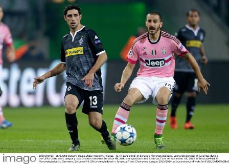 (L-R) Lars Stindl of Borussia Monchengladbach, Leonardo Bonucci of Juventus during the UEFA Champions League group D match between Borussia M& 246;nchengladbach and Juventus Turin on November 03, 2015 at Borussia-Park in Monchengladbach, Germany. Borussia M& 246;nchengladbach v Juventus Turin Champions Laegue 2015 2016 xVIxLaurensxLindhoutxIVx 4543438
