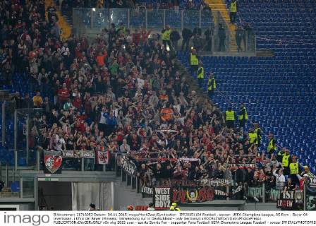 IPP20151104 Football - soccer: UEFA Champions League, AS Rom - Bayer 04 leverkusen, i tifosi del Bayer (Hinweis: Verwendung nur in Deutschland - only Germany) xHOCHxZWEIx xItalyxPhotoxPressx