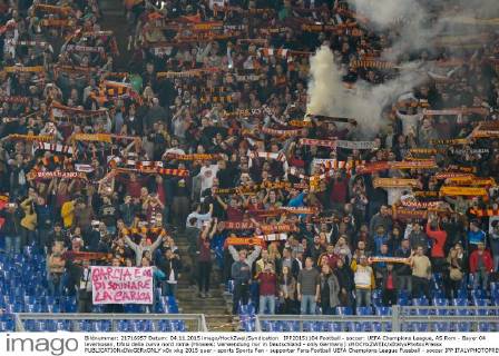 IPP20151104 Football - soccer: UEFA Champions League, AS Rom - Bayer 04 leverkusen, tifosi della curva nord roma (Hinweis: Verwendung nur in Deutschland - only Germany) xHOCHxZWEIx xItalyxPhotoxPressx
