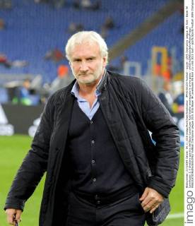 IPP20151105 Football - soccer: UEFA Champions League, AS Rom - Bayer 04 Leverkusen 3, il direttore sportivo del Bayer Leverkusen Rudi Voeller amareggiato in primo piano - xHOCHxZWEIx xItalyxPhotoxPressx