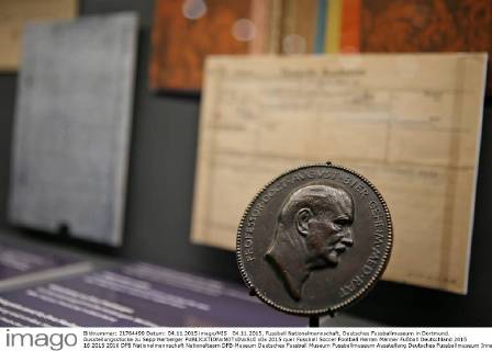 04.11.2015, Fussball Nationalmannschaft, Deutsches Fussballmuseum in Dortmund. Ausstellungsstücke zu Sepp Herberger