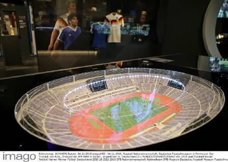 04.11.2015, Fussball Nationalmannschaft, Deutsches Fussballmuseum in Dortmund. Der Triumph von Rom , Endspiel der WM 1990 in Italien , Argentinien vs. Deutschland 0:1