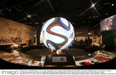 04.11.2015, Fussball Nationalmannschaft, Deutsches Fussballmuseum in Dortmund. Brazuca der offizielle Spielball der WM 2014 in Brasilien