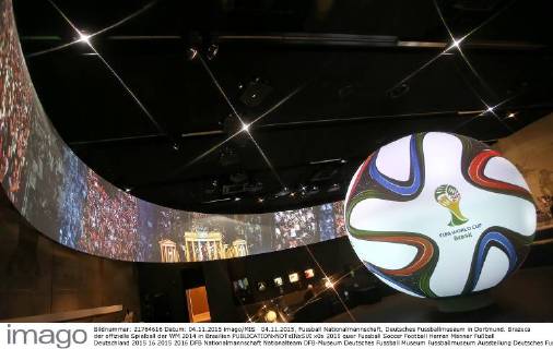 04.11.2015, Fussball Nationalmannschaft, Deutsches Fussballmuseum in Dortmund. Brazuca der offizielle Spielball der WM 2014 in Brasilien