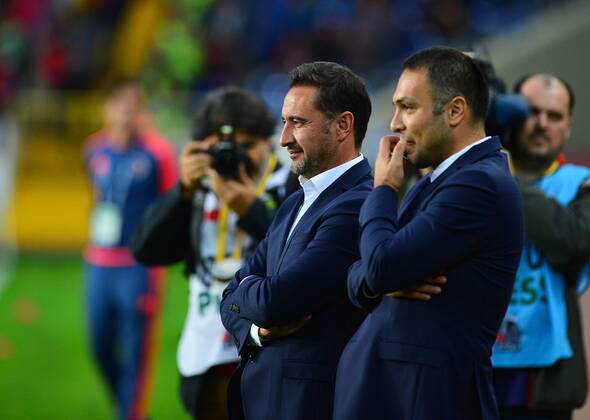 Turkey superlig match between Mersin Idman Yurdu and Fenerbahce in Mersin on November 21,2015. Final Score: Mersin Idman Yurdu 1 - Fenerbahce 3 Pictured: Coach Vitor Pereira of Fenerbahce.