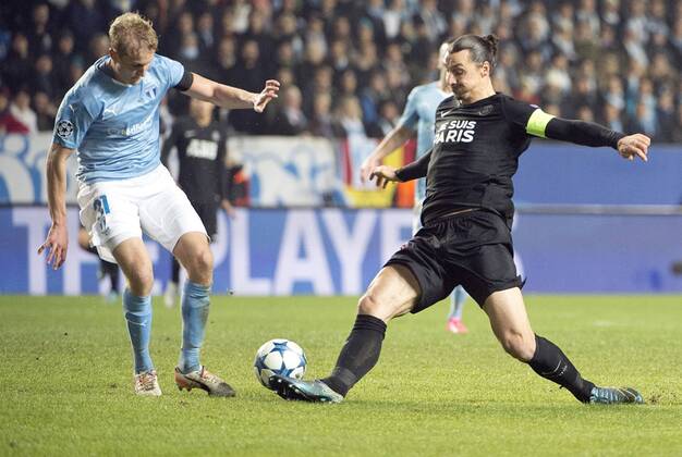 Malmoe Sweden 2015-11-25 Champions League 2015 16 Malmö FF(SWE) vs PSG(F) Zlatan Ibrahimovic(PSG) Franz Brosson(SWE) - 4.04937081