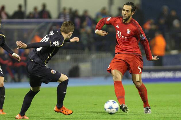 Zagreb, 09.12.2015., Stadion Maksimir, Champions League, group F, GNK Dinamo Zagreb (blue) 0-2 FC Bayern (red) Medhi BENATIA (5) vs Marko ROG (30)