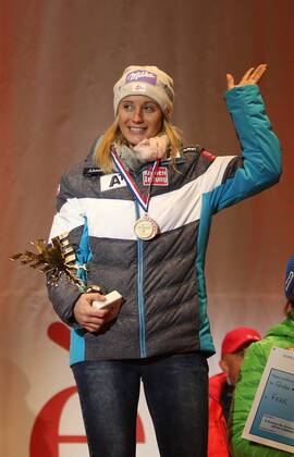 ALPINE SKIING - FIS WC Val D Isere VAL D ISERE,FRANCE,18.DEC.15 - ALPINE SKIING - FIS World Cup, alpine combined, downhill slalom, ladies, award ceremony. Image shows Michaela Kirchgasser (AUT). Keywords: medal. GEPAxpictures xAndreasxPranter