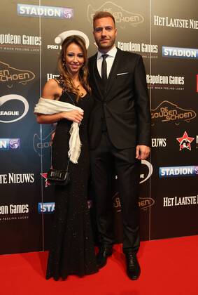 Fußball, BEL, Verleihung des Goldenen Schuhs in Lint - LINT, BELGIUM: Gent s Laurent Depoitre and Gent s Laurent Depoitre s partner Shana pictured on the red carpet ahead of the 62nd edition of the Golden Shoe award ceremony, Wednesday 13 January 2016, in Lint AED studio. The Golden Shoe (Gouden Schoen Soulier d Or) is an award for the best soccer player of the Belgian Jupiler Pro League championship during the year 2015. VIRGINIExLEFOUR  x04772769x