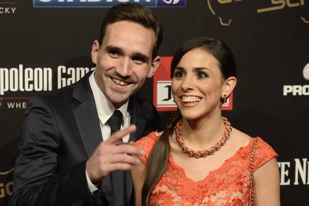 Fußball, BEL, Verleihung des Goldenen Schuhs in Lint - LINT, BELGIUM: Gent s Sven Kums and partner pictured on the red carpet ahead of the 62nd edition of the Golden Shoe award ceremony, Wednesday 13 January 2016, in Lint AED studio. The Golden Shoe (Gouden Schoen Soulier d Or) is an award for the best soccer player of the Belgian Jupiler Pro League championship during the year 2015. DIRKxWAEM  x04772781x