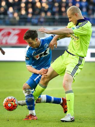 - GENT, BELGIUM: Gent s Brecht Dejaegere and Anderlecht s Olivier Deschacht fight for the ball during the Jupiler Pro League match between KAA Gent and RSC Anderlecht, in Gent, Sunday 17 January 2016, on day 22 of the Belgian soccer championship. VIRGINIExLEFOUR x04775307x