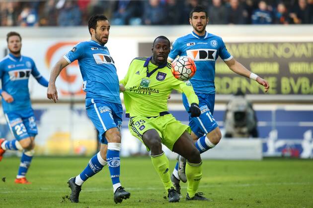 - GENT, BELGIUM: Gent s Rafinha Rafael Scapini de Almeida and Anderlecht s Stefano Okaka fight for the ball during the Jupiler Pro League match between KAA Gent and RSC Anderlecht, in Gent, Sunday 17 January 2016, on day 22 of the Belgian soccer championship. VIRGINIExLEFOUR x04775366x