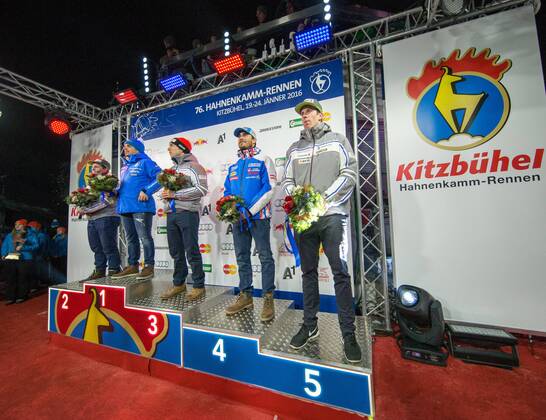 Kitzbuehel 23.01.2016, Streif, Kitzbuehel, AUT, FIS Weltcup Ski Alpin, Kitzbuehel, Abfahrt, Herren, Siegerehrung, im Bild v.l. Beat Feuz (SUI, 2. Platz), Peter Fill (ITA, 1. Platz), Carlo Janka (SUI, 3. Platz), Johan Clarey (FRA, 4. Platz), Marc Gisin (SUI, 5. Platz) f.l.t.r. 2nd placed Beat Feuz of Switzerland winner Peter Fill of Italy 3rd placed Carlo Janka of Switzerland 4th placed Johan Clarey of France and 5th placed Marc Gisin of Switzerland during award winner ceremony for the men s Downhill Race of Kitzbuehel FIS Ski Alpine World Cup at the Streif in Kitzbuehel, Austria on 2016 01 23. EX_JFK