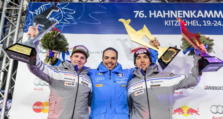 Kitzbuehel 23.01.2016, Streif, Kitzbuehel, AUT, FIS Weltcup Ski Alpin, Kitzbuehel, Abfahrt, Herren, Siegerehrung, im Bild v.l.: Beat Feuz (SUI, 2. Platz), Sieger Peter Fill (ITA), Carlo Janka (SUI, 3. Platz) f.l.t.r.: 2nd placed Beat Feuz of Switzerland Winner Peter Fill of Italy and 3rd placed Carlo Janka (SUI) during award winner ceremony for the men s Downhill Race of Kitzbuehel FIS Ski Alpine World Cup at the Streif in Kitzbuehel, Austria on 2016 01 23. EX_JFK