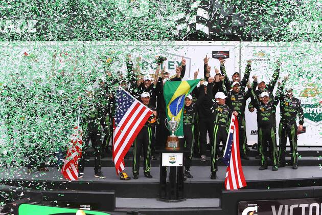 Motorsport, 24 Stunden-Rennen in Daytona Beach, Siegerehrung 2 TEQUILA PATRON ESM (USA) LIGIER JS P2 LMP2 SCOTT SHARP (USA) ED BROWN (USA) JOHANNES VAN OVERBEEk (USA) LUIS FELIPE DERANI (BRA) - OVERALL WINNERS and PROTOTYPE CATEGORY WINNER - Motorsport - 24H Daytona - WeatherTech SportsCar Championship - 31 01 2016 VisionSport 