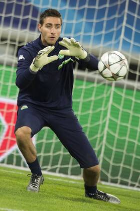 Wolfsburg s goalkeeper Koen Casteels pictured in action during a training session of German soccer club VfL Wolfsburg, Tuesday 16 February 2016 in Gent. Wolfsburg is preparing for the first leg of the 1 8 finals of the UEFA Champions League competition against Belgian team KAA Gent tomorrow. JASPERxJACOBS x04794178x
