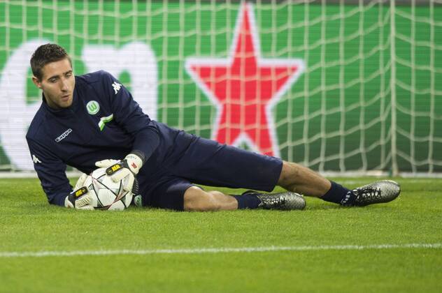 Wolfsburg s goalkeeper Koen Casteels pictured in action during a training session of German soccer club VfL Wolfsburg, Tuesday 16 February 2016 in Gent. Wolfsburg is preparing for the first leg of the 1 8 finals of the UEFA Champions League competition against Belgian team KAA Gent tomorrow. JASPERxJACOBS x04794177x