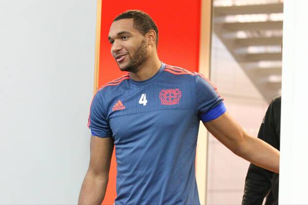 Leverkusen Jonathan Tah ( 4, Bayer 04 Leverkusen) betritt den PK-Raum, PK und Training, Bayer 04 Leverkusen - Sporting Lissabon, Fussball, Europa League, 24.02.2016, Copyright: Deutzmann Eibner-Pressefoto EP_CDN