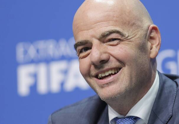 Themen der Woche - Sport Bilder des Tages - Sport Sieger und neuer FIFA Praesident Gianni Infantino (Schweiz) Pressekonferenz Halbfigur, Freisteller , Aktion, Einzelbild, Portrait, Porträt, gestikuliert und gibt Anweisungen, Aktion, Einzelbild, Gestik, Geste, Handbewegung, zeigen, deuten FIFA President election Wahl des FIFA Praesident , Hallenstadion Zuerich, Switzerland at February 26, 2016 26.02.2016