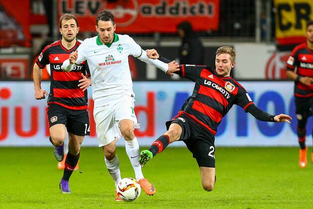 Leverkusen Admir Mehmedi ( 14, Bayer 04 Leverkusen), Levin Oeztunali ( 11, Werder Bremen) und Christoph Kramer ( 23, Bayer 04 Leverkusen), Bayer 04 Leverkusen vs. SV Werder Bremen, Fussball, 1. Bundesliga, 02.03.2016, Copyright: Deutzmannx xEibner-Pressefoto EP_cdn