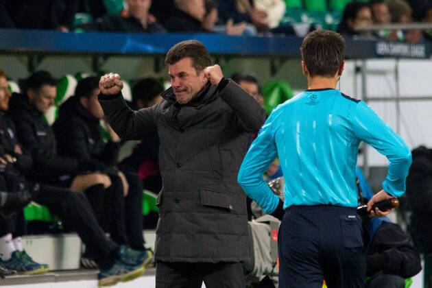 Fußball, UEFA Champions League, VfL Wolfsburg - KAA Gent; h2 Jubel nach dem Spiel, Jubel über den Sieg, Freude, Emotion, Jubel. xtgx