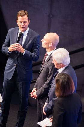GER, Verleihung Integrationspreis 14.03.2016, Dortmund, Deutsches Fussball Museum, Verleihung des Integrationspreises, im Bild Oliver Bierhoff (Manager Nationalmannschaft) mit Dirk Jakobs (Daimler AG) im Gespräch auf der Bühne nphxRauch