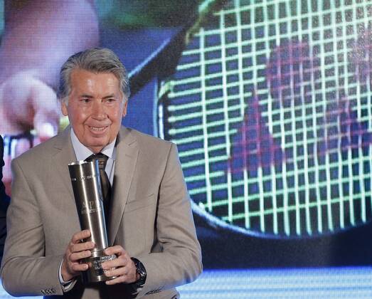 Former tennis player Manolo Santana after receiving the Best sports event award for the organization of the Mutua Madrid Open during the first annual Madrilenian Sports Press Awards at Cecilio Rodriguez Gardens Pavilion of El Retiro park in Madrid, Spain, 28 March 2016. . MADRILENIAN SPORTS PRESS AWARDS !ACHTUNG: NUR REDAKTIONELLE NUTZUNG!  MDR001 20160328-635948032252415989