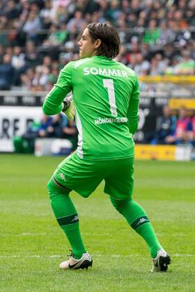 Moenchengladbach Torwart Yann Sommer (Borussia Moenchengladbach 1) beim Fussball Bundesligaspiel zwischen Borussia Moenchengladbach und Hertha BSC am 03.04.2016, Copyright: Schueler Eibner-Pressefoto EP_JSE