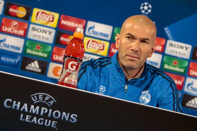 Fußball, UEFA Champions League, Pressekonferenz und Abschlusstraining VfL Wolfsburg und Real Madrid; Zinedine Zidane (Trainer Real Madrid) Portrait, Porträt, Einzelbild Pressekonferenz, PK, Presserunde. xtgx