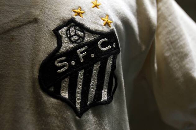 Trkot Sao Paulo FC - Pele, el Rey de Futbol - Pele, König des Fußballs - Ausstellung im Museo de la Moda in Santiago de Chile 