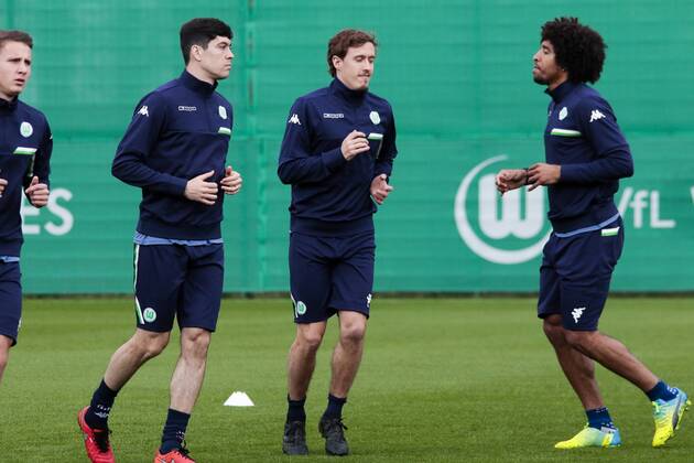 Fußball, UEFA Champions League, Pressekonferenz und Abschlusstraining VfL Wolfsburg und Real Madrid; MA8x Kruse (Wolfsburg, 11) mitte). xtgx