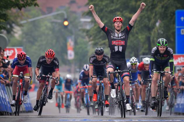 Belgian Zico Waeytens of Team Giant-Alpecin (C) celebrates as he wins before New-Zealand s Daniel McLay of Fortuneo-Vital Concept (R) the sprint at the finish of the final stage of the Baloise Belgium Tour cycling race, 174,2km from Tremelo to Tongeren, on Sunday 29 May 2016. DAVIDxSTOCKMAN  x04861205x