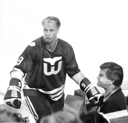 June 10, 2016 - File - GORDIE HOWE, the rough-and-tumble Canadian farm boy whose boundless blend of talent and toughness made him the NHL Eishockey Herren USA s star during a career that lasted into his 50s, has died. The man forever known as Mr. Hockey was 88. Pictured: 1979 10 30 -- Old man river: At 51, Gordie Howe isn t the same player he was a decade ago, but the graying veteran still commands respect for his rugged play with Hartford Whalers. Photo taken by Gordie Howe 1928 Ð 2016 Mr. HockeyÕ - ZUMAt14_