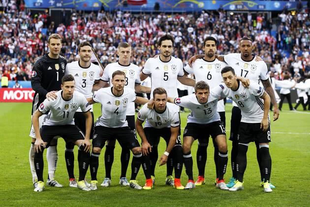 Germany team group Mannschaftsbild Totale line-up (GER), JUN 16, 2016 - Football Soccer : UEFA EURO EM Europameisterschaft Fussball 2016 group stage match between Germany 0-0 Poland at the Stade de France in Saint-Denis, France. Noxthirdxpartyxsales  (heha026157)