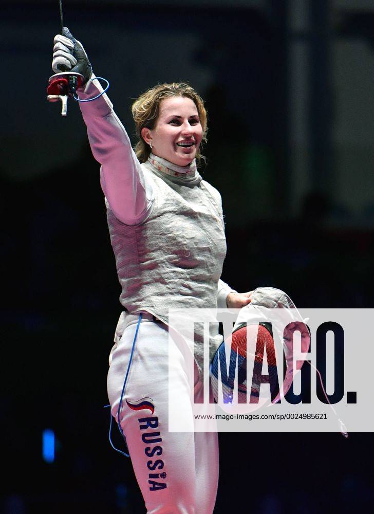 Russian Inna Deriglazova Celebrates After Beating Italian Elisa Di Francisca To Win Gold In The Wome