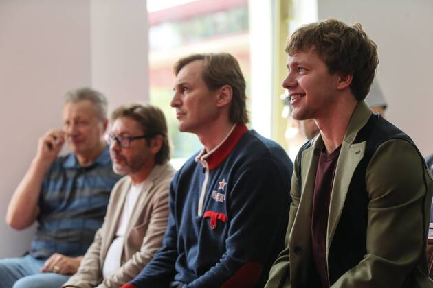 MOSCOW, RUSSIA - AUGUST 18, 2016: Chicago Blackhawks winger Artemy Panarin, PHC CSKA Moscow general manager Sergei Fyodorov, and World Legends Hockey League executive director Dmitry Tugarin (from R) at an annual Kharlamov Trophy award ceremony for the 2015 2016 NHL Eishockey Herren USA season. The award is presented by the Sovetsky newspaper to a Russian Ice hockey Eishockey player in the NHL who had the best performance in an NHL season. Sergei Savostyanov TASS  TS02DA05